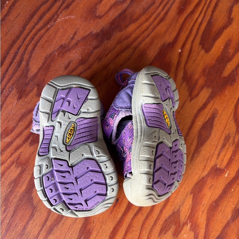 Keen Purple Butterfly Toddler Sandals - Picture 2 of 2